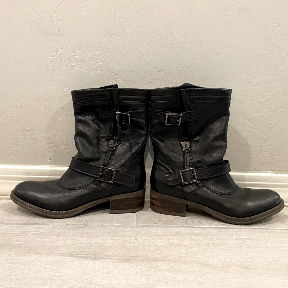 Clarks Leather ankle boots size 9